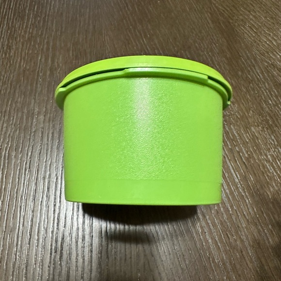 Vintage Tupperware Servalier Canister 1297, Small Green Accordion Lid - Picture 7 of 8